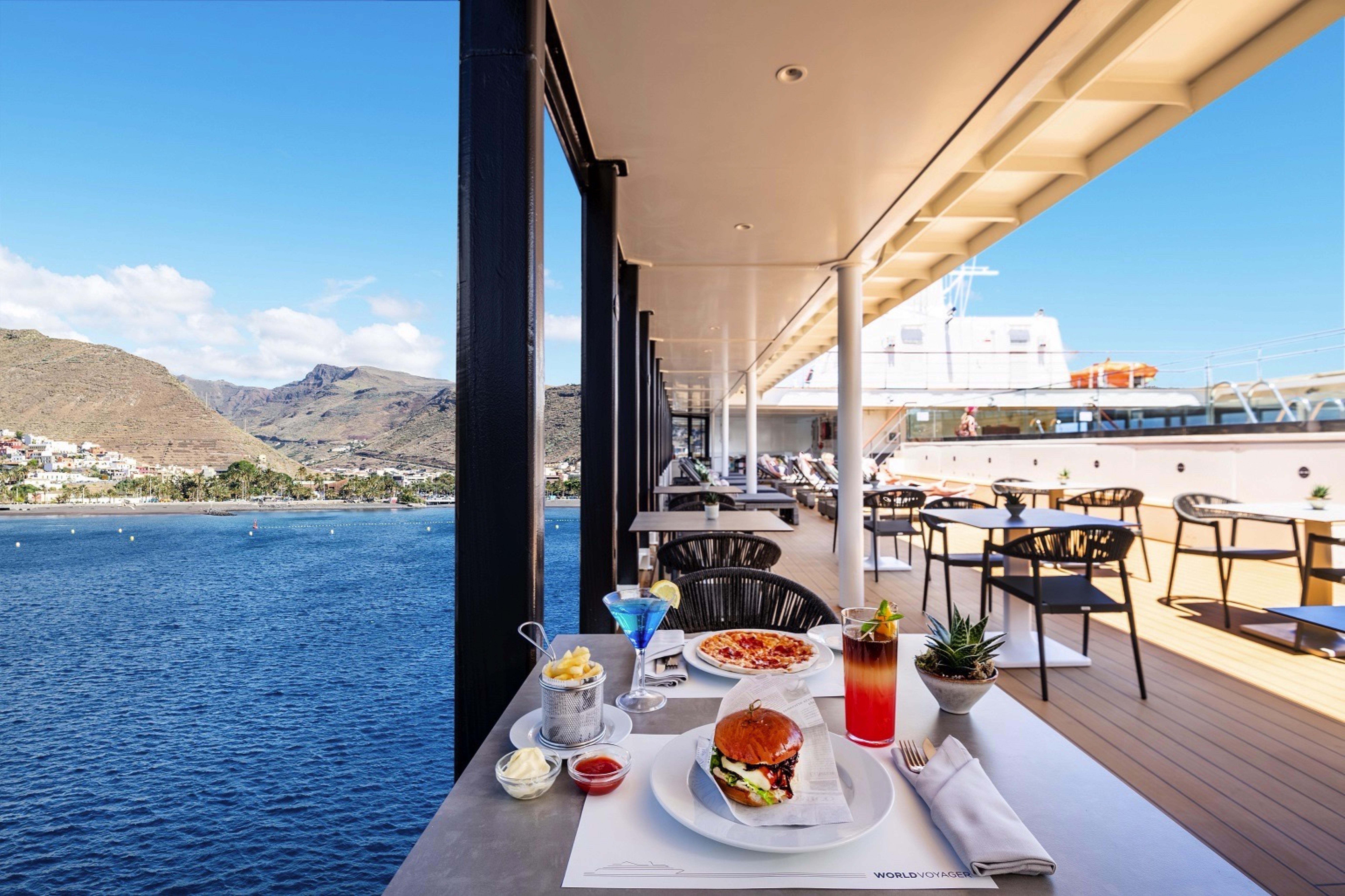Lido Café & Alfresco Terrace on World Voyager